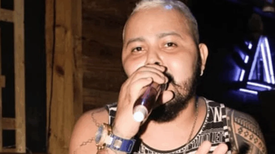 Cantor de forró do AM é denunciado por praticar sexo com um porco