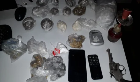 Polícia prende homem com armas e drogas em Manicoré