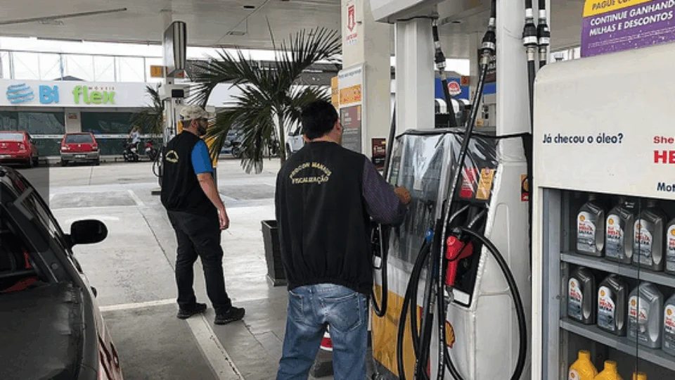 Após aumento no preço da gasolina, cinco postos são autuados em Manaus