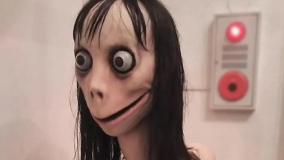 Cuidado Pais: Momo aparece em vídeos infantis e ensina crianças a se suicidarem