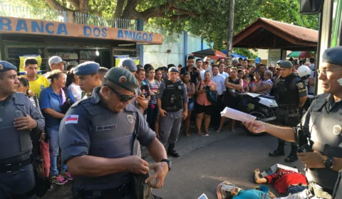 Dupla de assaltantes é morta a tiros no Centro de Manaus ao tentar pegar ônibus