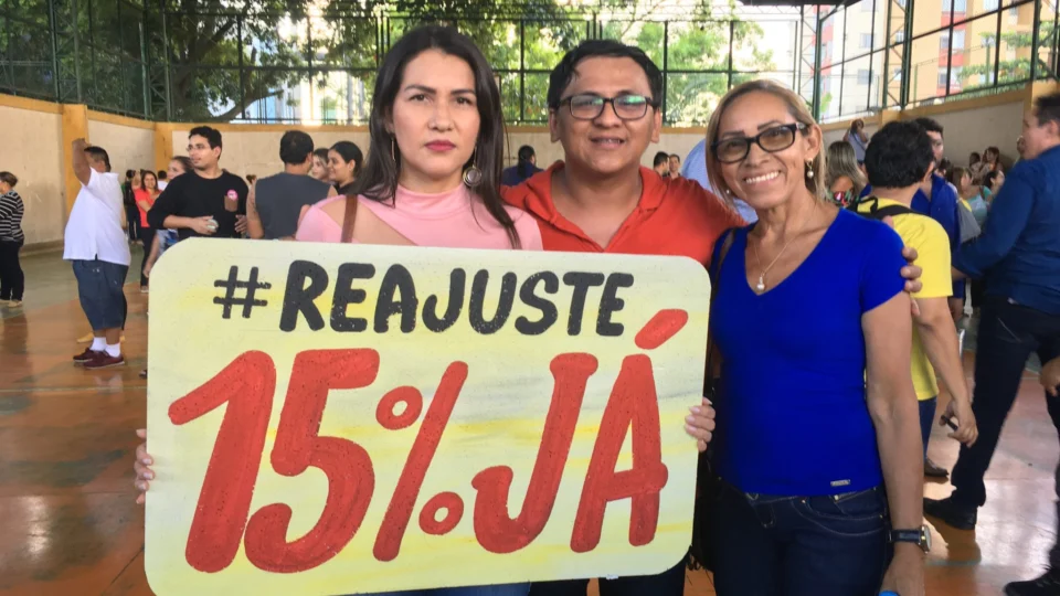 Paralisação: professores prometem parar nos três turnos nesta terça-feira (2)