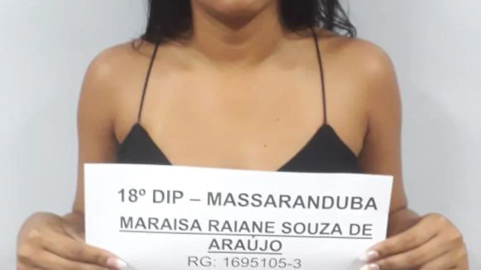 Mulher é presa por vender roupas furtadas em sites de compra e venda em Manaus