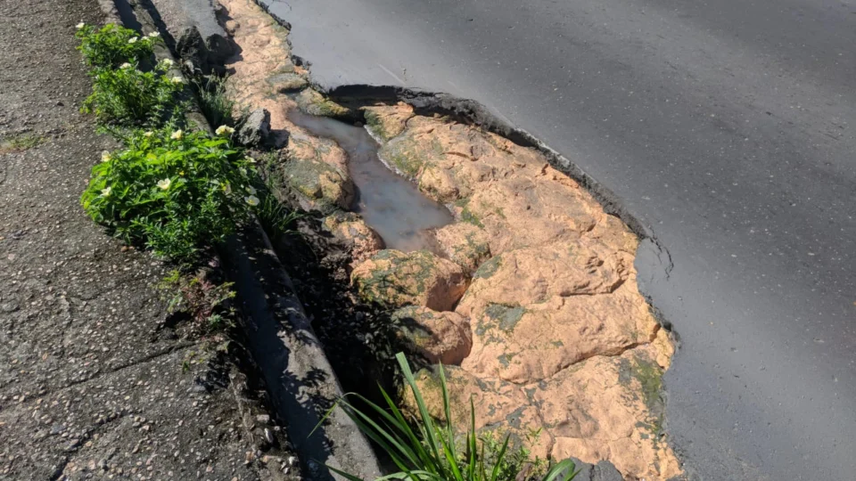 Moradores da Av. Curaçao pedem finalização de infraestrutura na zona norte