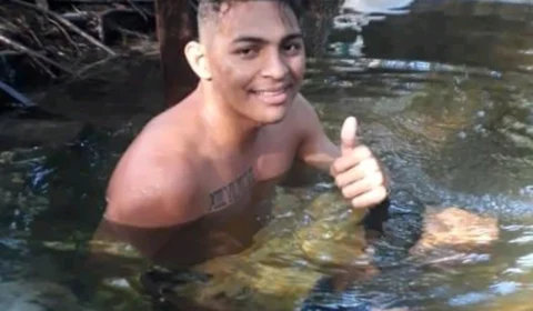 Jovem é confundido e morto com sete tiros dentro de casa