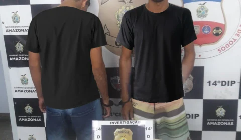 Jovem e adolescente são presos suspeitos por tráfico de drogas no bairro Jorge Teixeira