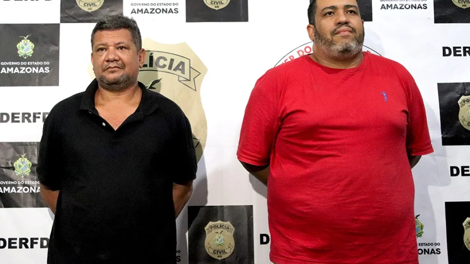 Dupla é presa suspeita por financiamento fraudado de motocicleta