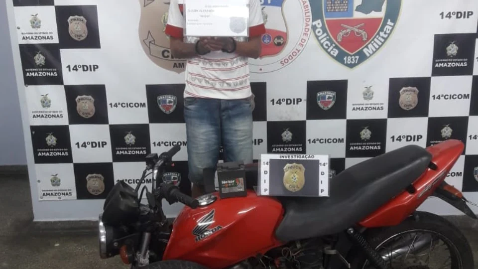 Jovem é preso suspeito por roubo de moto na zona leste de Manaus