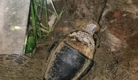 Granada é encontrada enterrada por trabalhadores no Jorge Teixeira