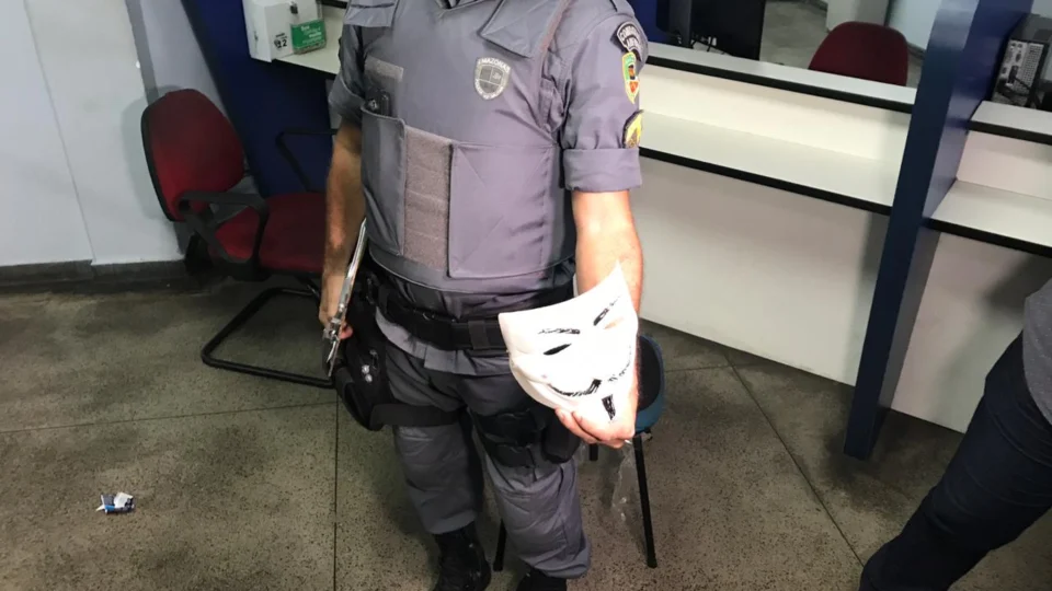 Trio é detido após assalto e perseguição na Zona Sul de Manaus