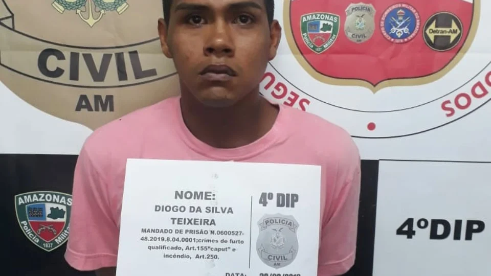 Homem é preso após roubar jóias avaliadas em R$15 mil e atear fogo em uma casa