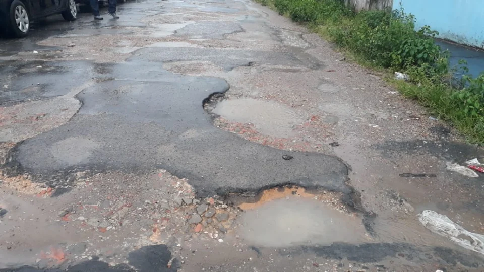 Ruas do Conjunto Osvaldo Frota ficam intransitáveis em dia de chuva
