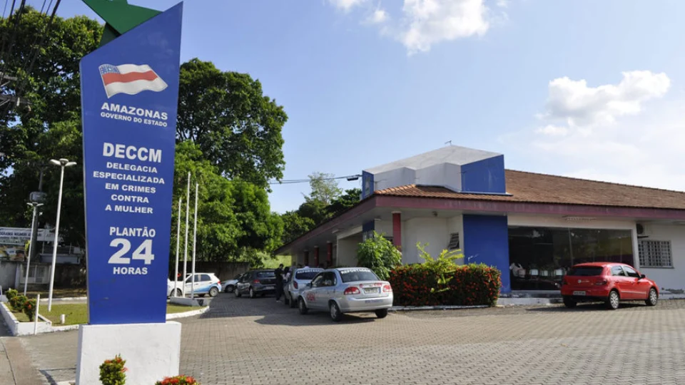 Mulher tem olho perfurado por companheiro em Manaus