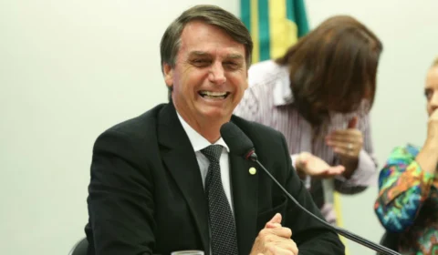 Bolsonaro completa 100 dias no poder e aprova 13º para o Bolsa Família