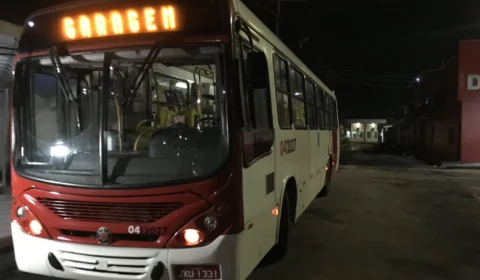 Quadrilha assalta ônibus da linha 329 e aterroriza passageiros