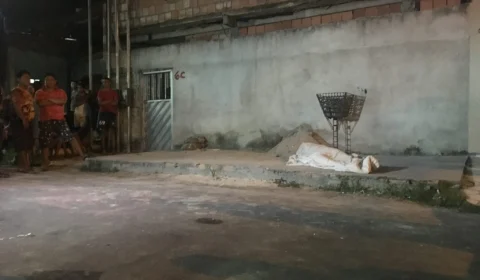 Jovem é assassinado com 5 tiros em frente a própria casa