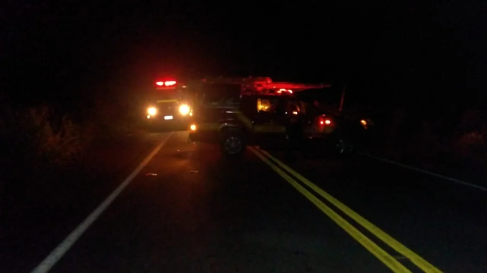 Após colisão, balsa desmorona e parte da ponte cai sob o Rio Muju, no Pará