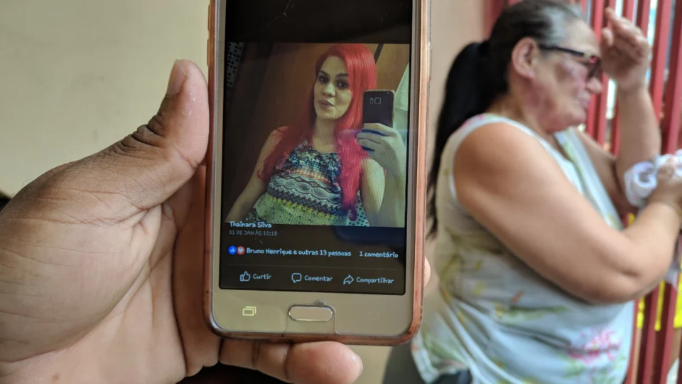‘Entreguei minha filha nas mãos de um assassino’, diz mãe da jovem vítima de feminicídio