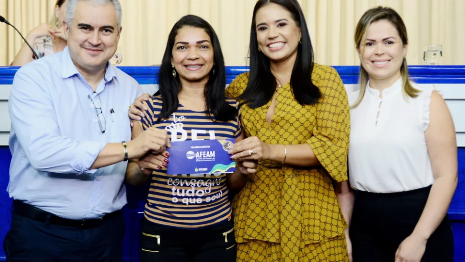 Primeira liberação de recursos do programa ‘Crédito Solidário’ é feita pelo Governo do AM