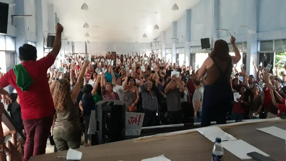 Assembléia dos professores não aceita proposta de 5% feita pela SEMED