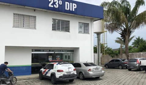 Policial militar é preso ao conduzir carro roubado e com placa clonada