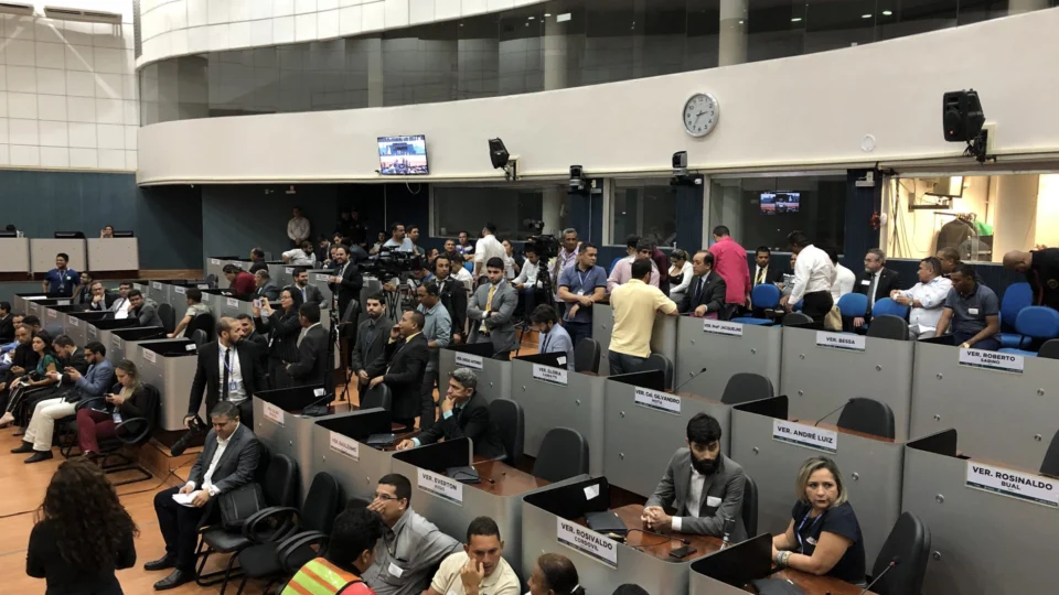 Audiência pública na Câmara discute regulamentação dos transportes por aplicativos em Manaus