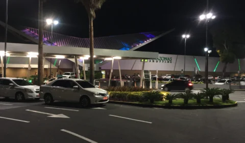 Homem armado tenta assaltar loja de shopping em Manaus