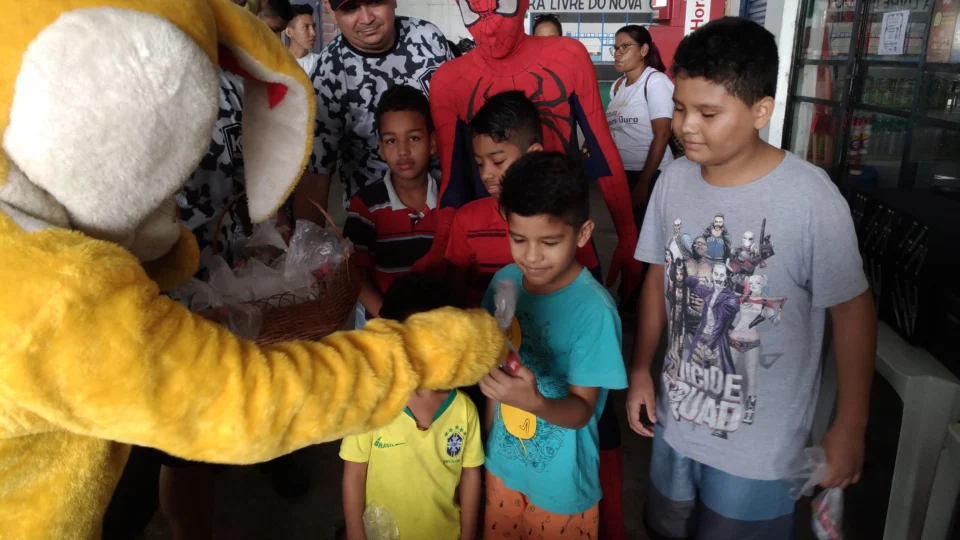 Ação social no domingo de Páscoa atende comunidade da zona Norte de Manaus