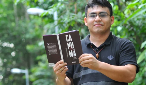 Professor indígena lança livro sobre a história da aldeia Kwatá em Borba