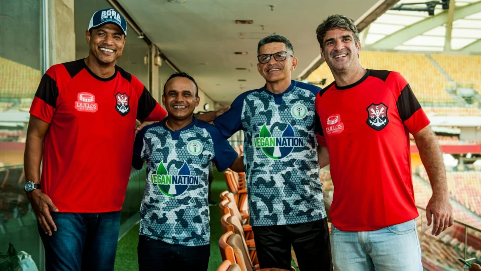 Jogo entre ‘Lendas do Flamengo’ e ‘Amigos do Iranduba’ acontece nesta  terça (30) em Manaus