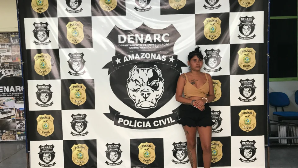 Mulher é presa no porto de Manaus com drogas na bagagem