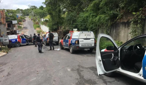 PM prende 42 pessoas, apreende armas de fogo e entorpecentes em Manaus