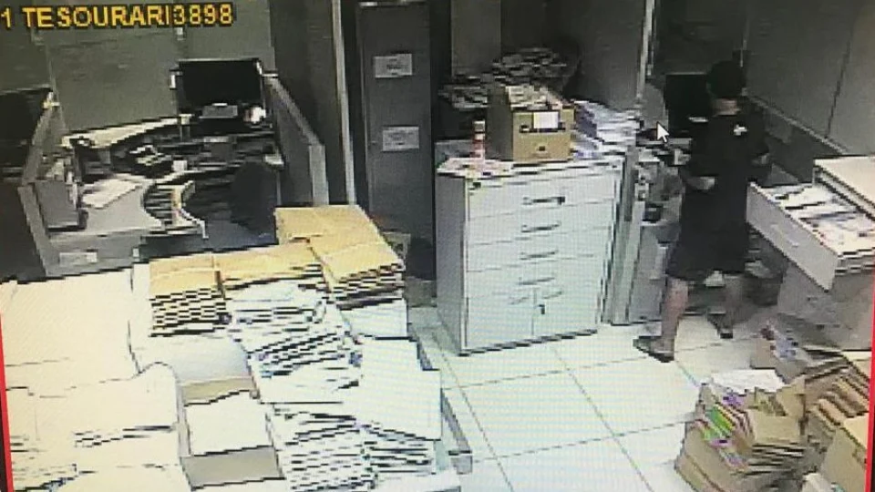 Homem é preso após furtar agência da Caixa Econômica na Zona Leste