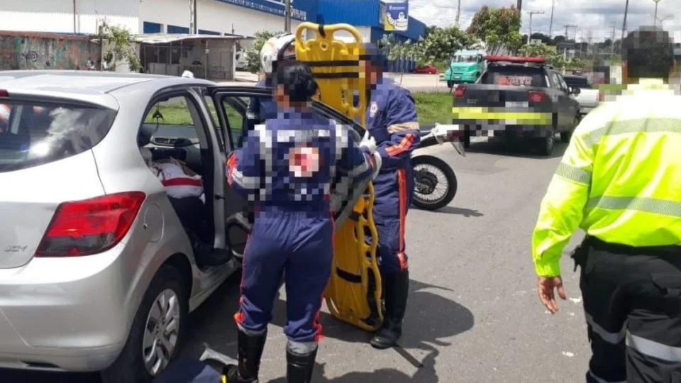 Grave acidente deixa homem presos às ferragens na Cachoeirinha