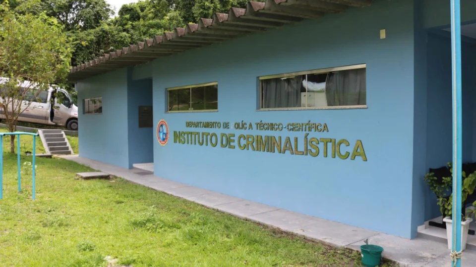 Vestígios de DNA e ferramentas usadas em clínica de aborto são encontrados em operação no AM