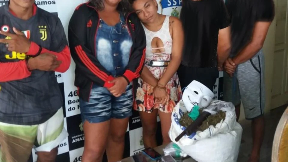 Polícia apreende 4 kg de maconha, arma e prende cinco pessoas em Boa Vista do Ramos