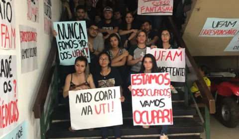 Após três anos prejudicados pela falta de professores, alunos da UFAM em Coari fazem protestos