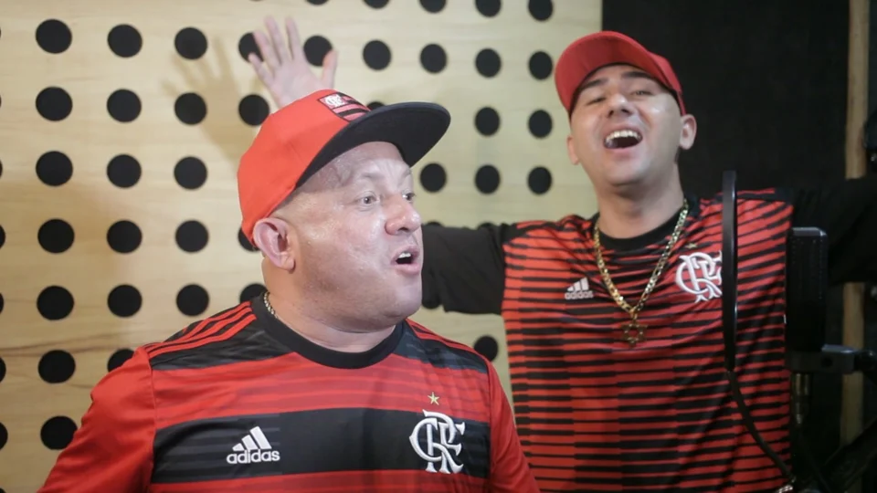Cantor amazonense faz música em homenagem ao Flamengo e viraliza na internet