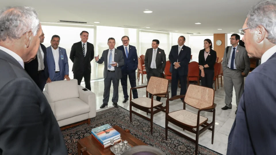 Após décadas, obra do Linhão do Tucuruí sai no 2 semestre, afirma Bolsonaro