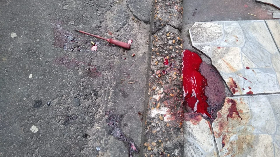 Dois homens sofrem tentativa de homicídio na tarde desta sexta-feira em Manaus