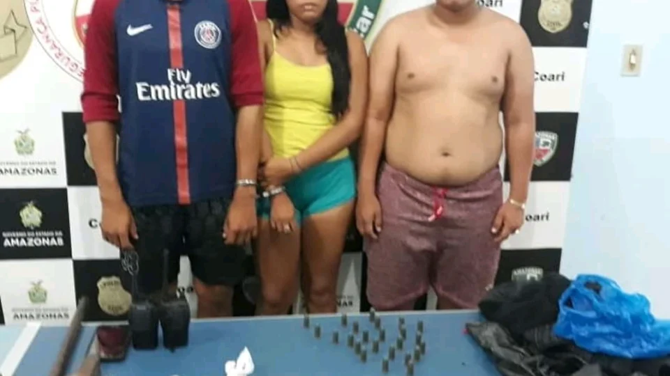Trio é preso suspeito por tráfico de drogas e porte ilegal de arma em Coari