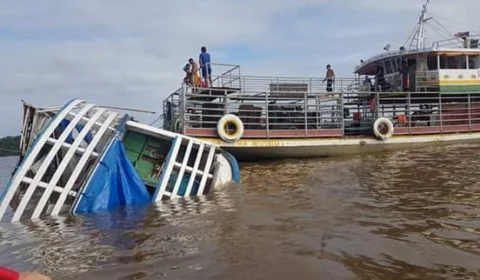 Barco naufraga em trecho do rio Amazonas a caminho de Macapá