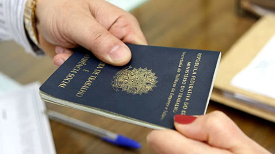 Prefeitura disponibiliza 42 vagas de emprego nesta sexta-feira