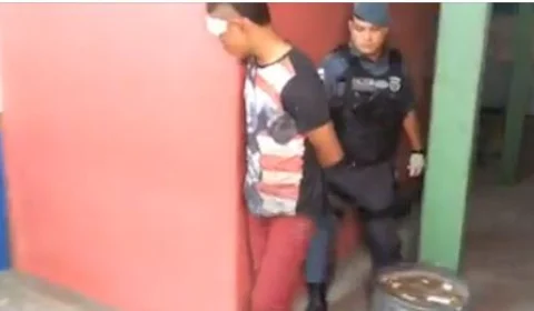 Menor é abandonado por comparsa e acaba espancado pela população durante assalto frustrado