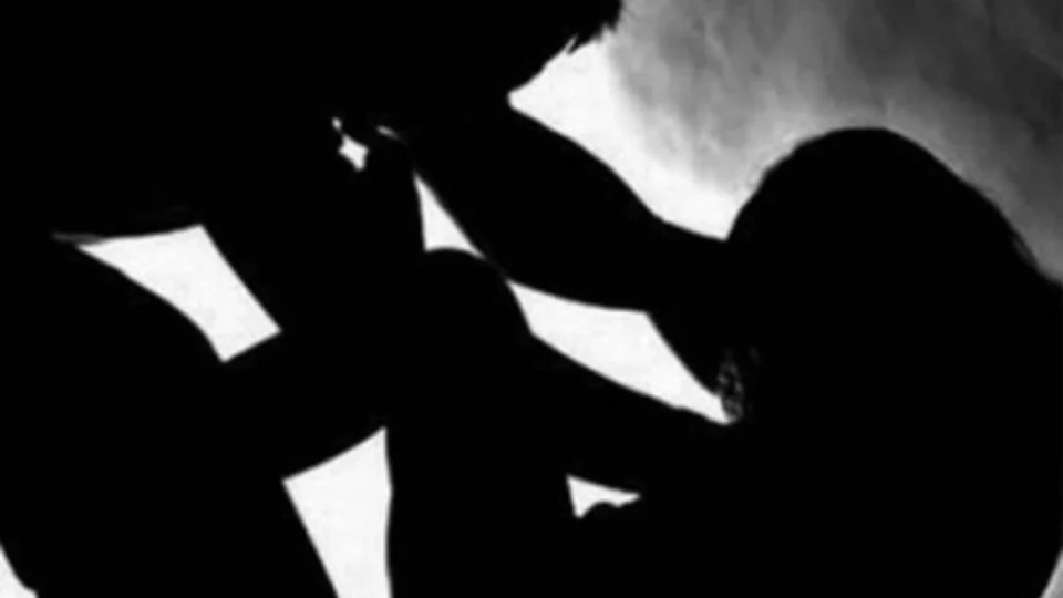 Babá de 18 anos é estuprada pelo patrão no Japiim