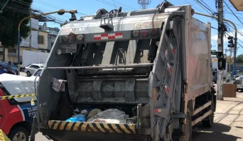 Homem é encontrado morto com corte no pescoço em caminhão de lixo