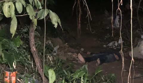 Homem é assassinado com tiro na cabeça em área de mata do bairro Dom Pedro