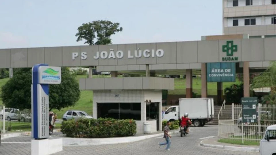 Jovem é alvejado com 4 tiros durante tentativa de homicídio enquanto catava latinhas no bairro Compensa 2