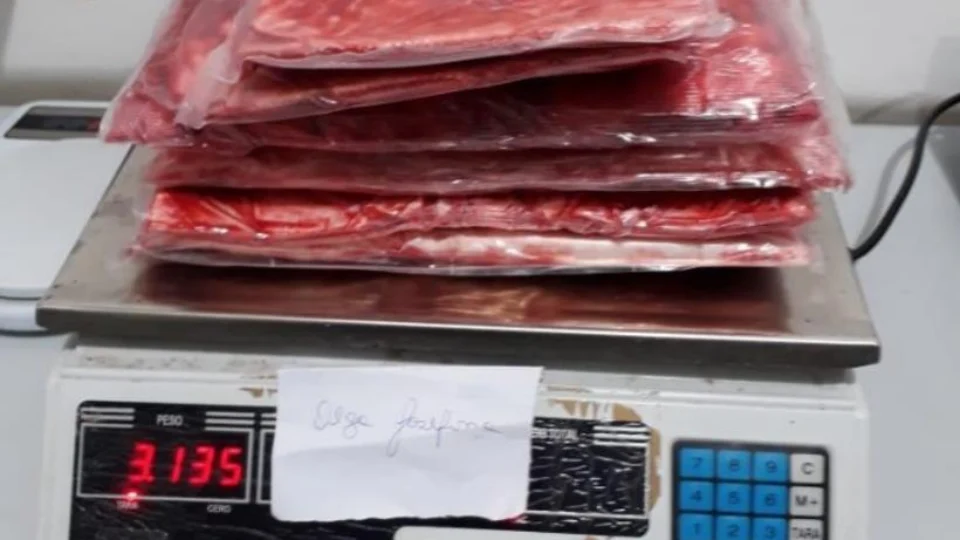 Venezuelanos são presos com drogas escondidas por baixo das roupas em Tabatinga