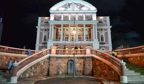 Cine Teatro Amazonas exibe documentários de artistas plásticos amazonenses, nesta terça